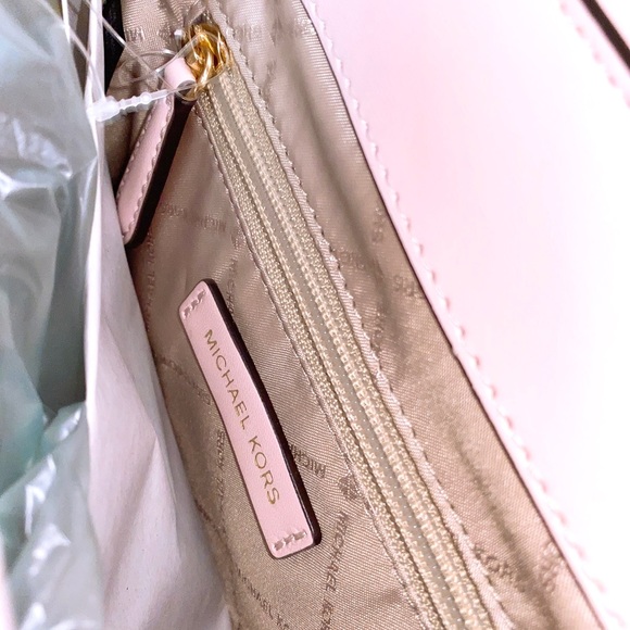 Michael Kors Manhattan Medium Leather Satchel - Picture 7 of 11